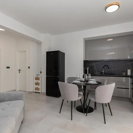 Apartment Bevanda 2 *